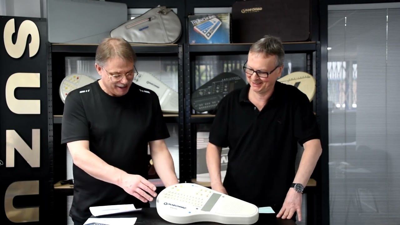 Suzuki Omnichord OM-108 Unboxed