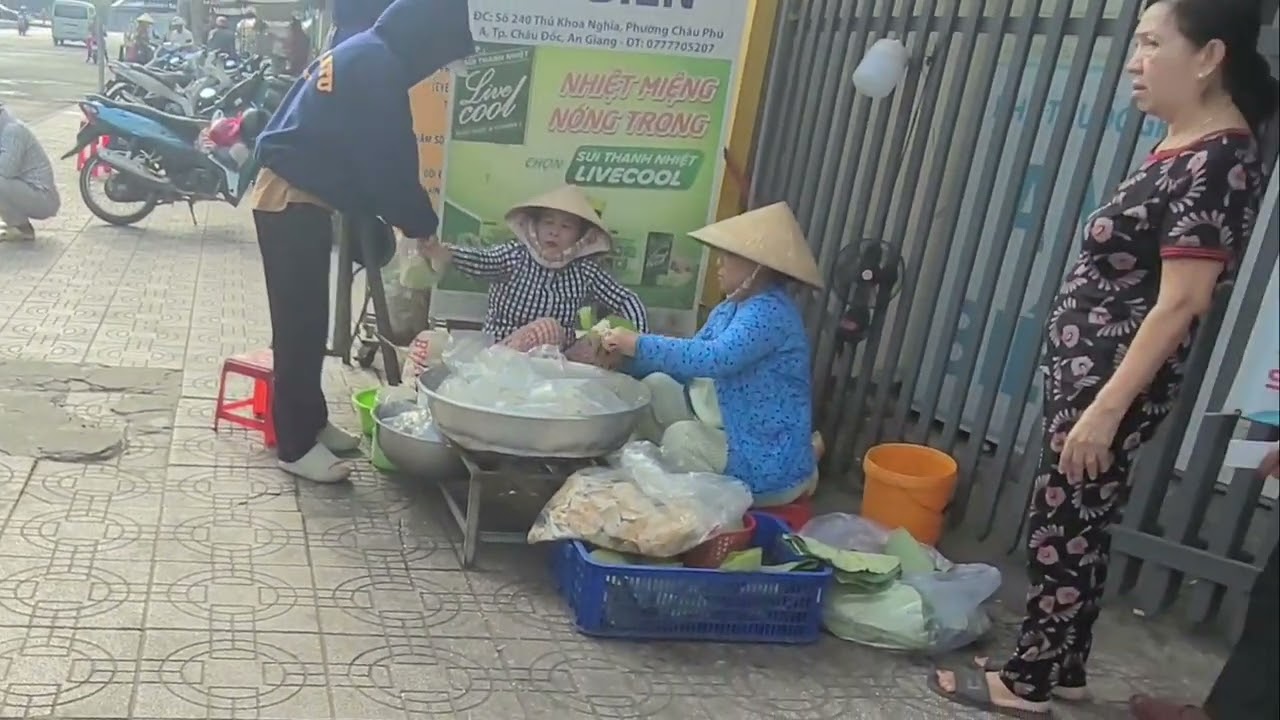 Chau Doc Morning POV &mdash; 4 Local Food Route (Observational Documentary)