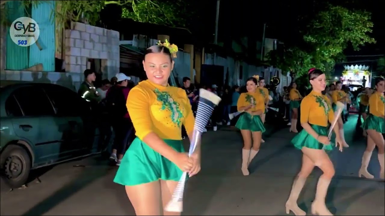 Cachiporras Tiburones Music Band / Carmen se perdió la Cadenita