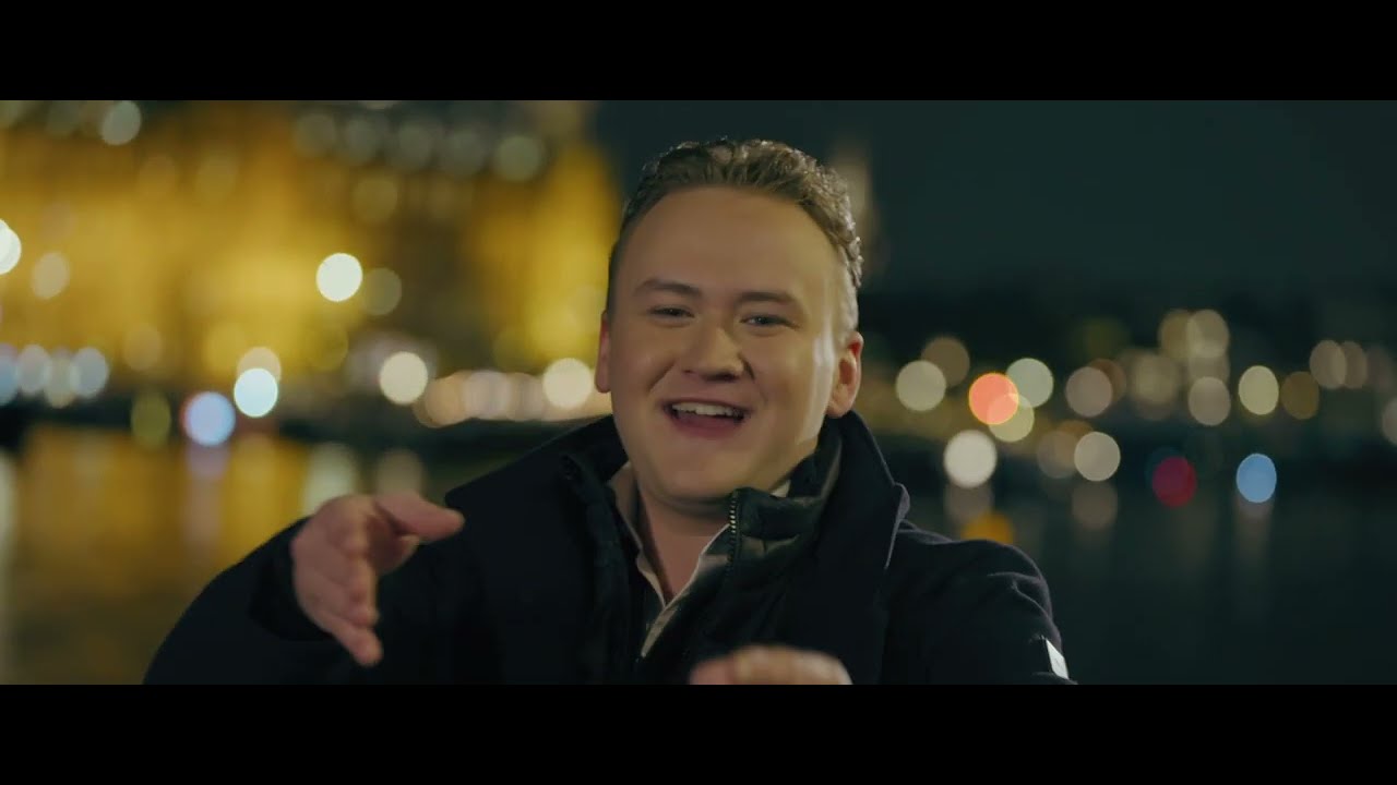 Jesse Prins – Thuis Hier Op Het Plein (Officiële Videoclip)