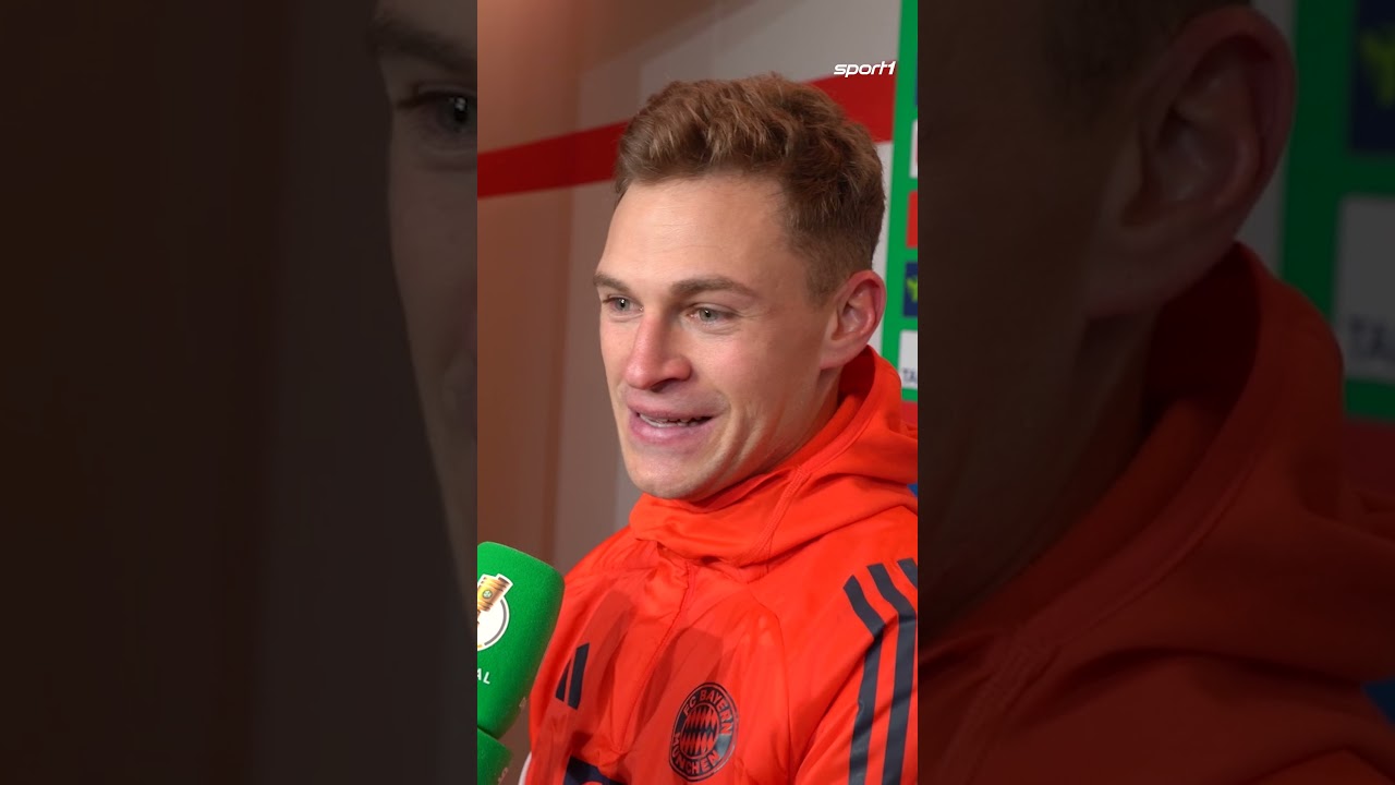 Joshua Kimmich zeigte sich nicht wirklich zufrieden mit den Rasenverhältnissen in Berlin... 