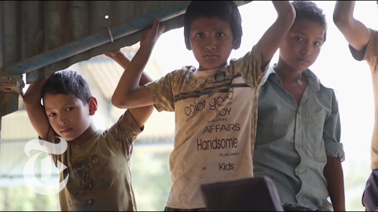 Nepal Earthquake 2015: Fighting for the Future, Brick by Brick | The New York Times