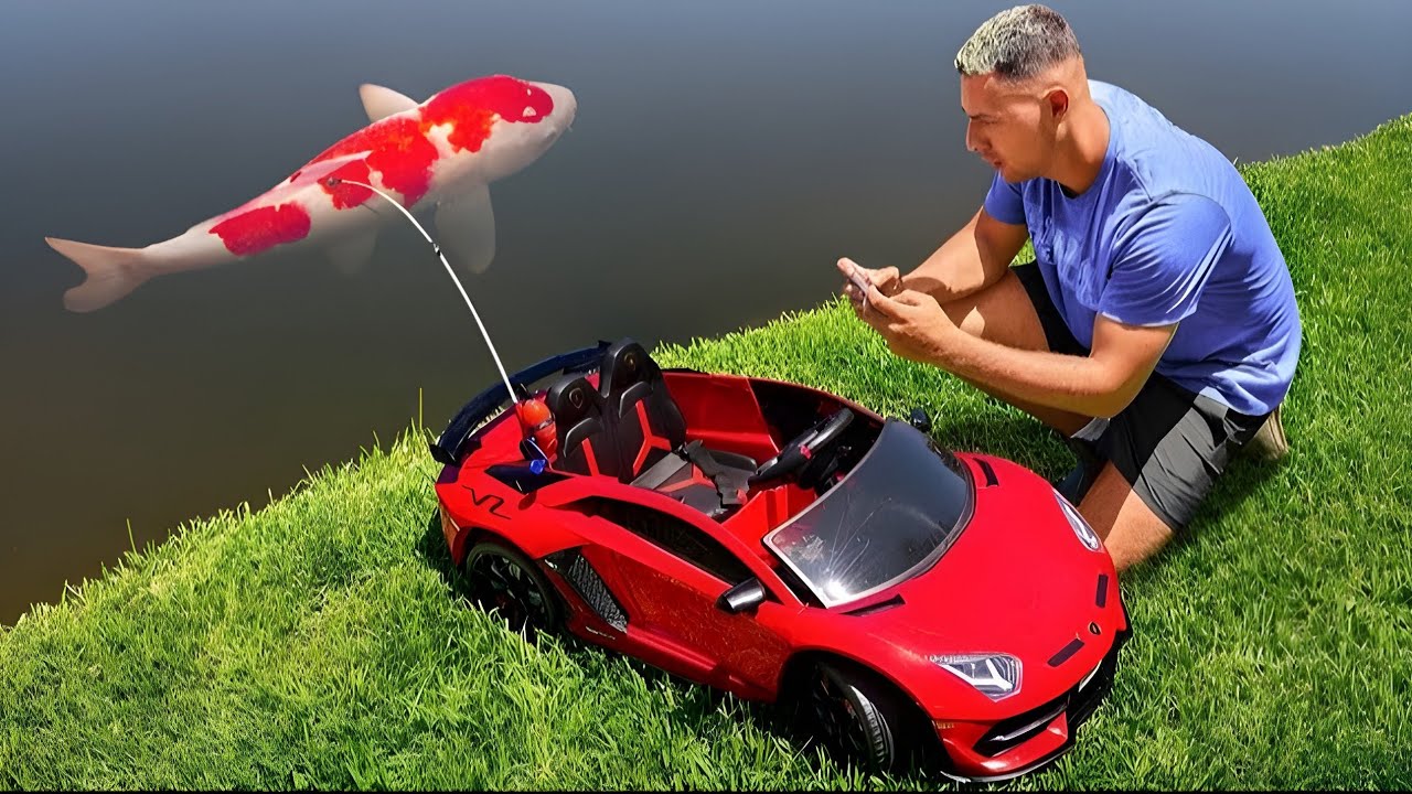 Игрушечный Lamborghini ловит разноцветную рыбу.