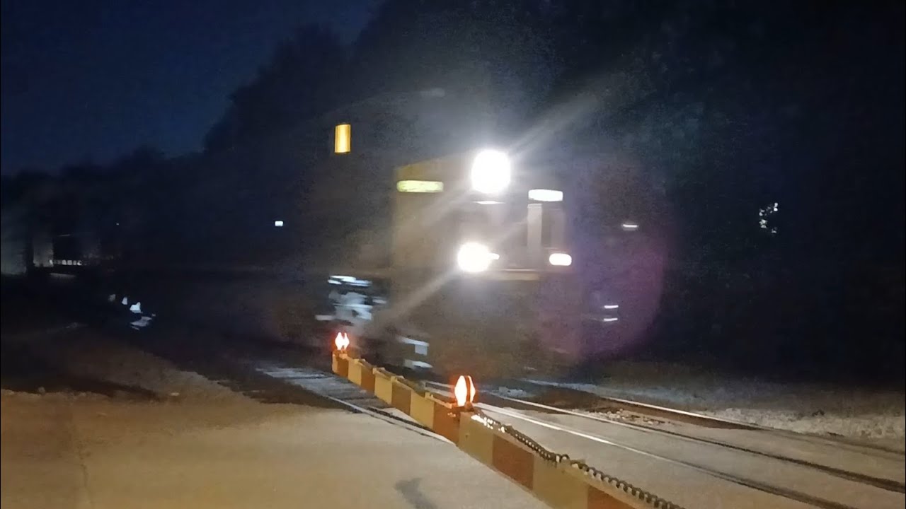 CSX M281 arrives into Columbia SC on the CSX Columbia Subdivision the S-Line