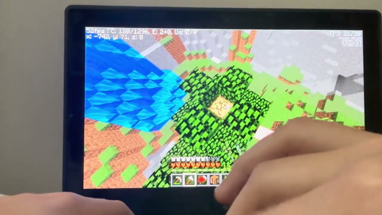 Minecraft axidently took away 5 min of it and wierd sky island in sky with floting tree next wierd??