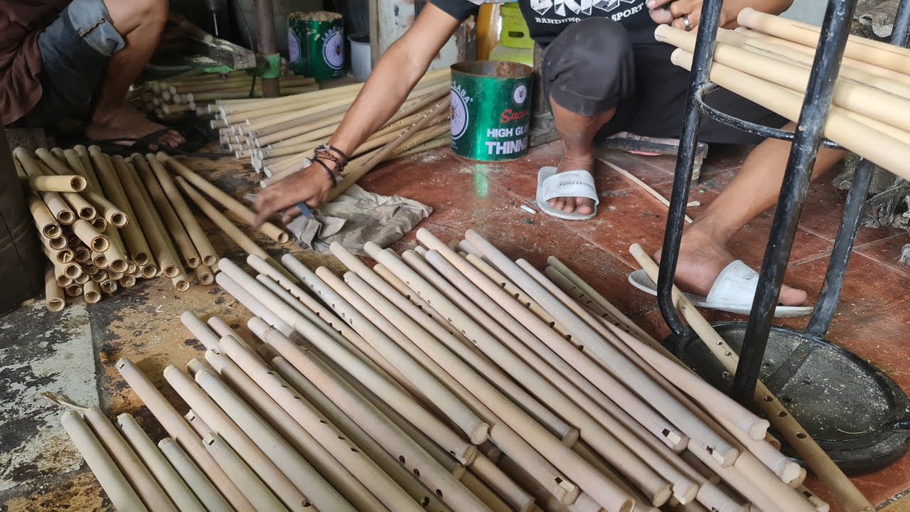 PROSES PEMBUATAN SULING SUNDA 1000 BUAH