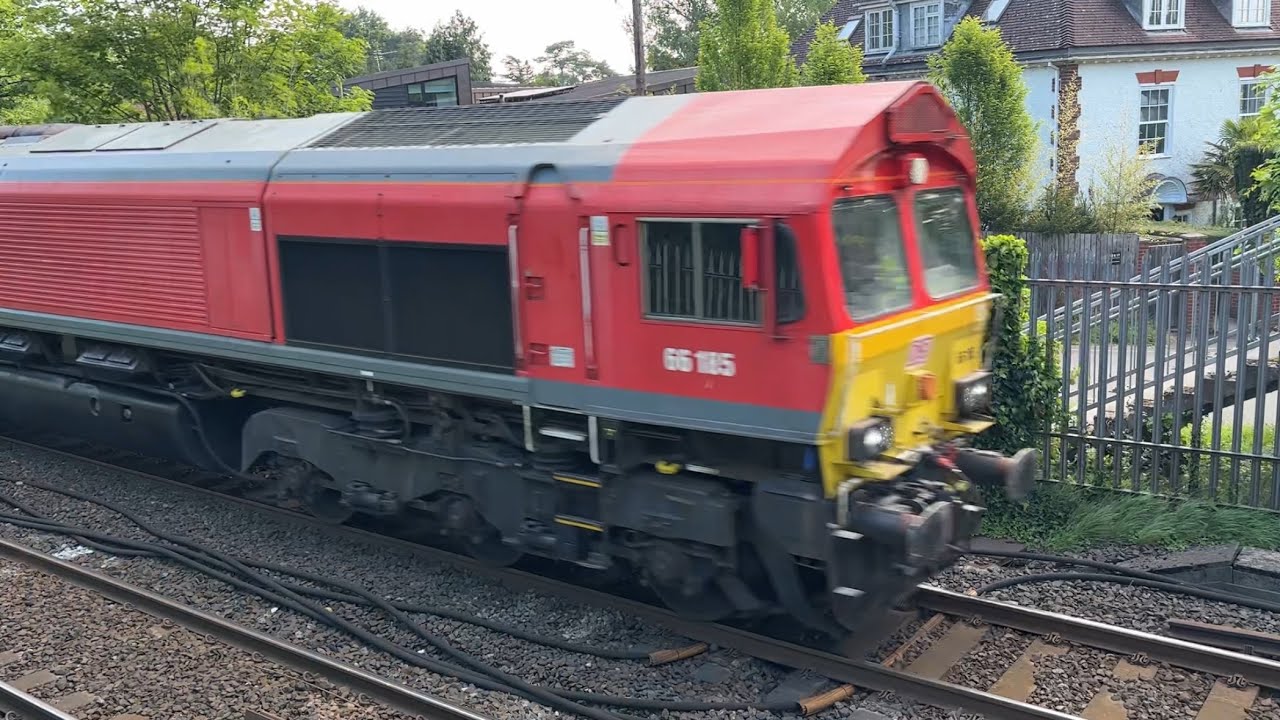 Class 66 | 66185 &lsquo;DP World London Gateway&rsquo; + 66129 | DB Cargo UK | Top & Tail