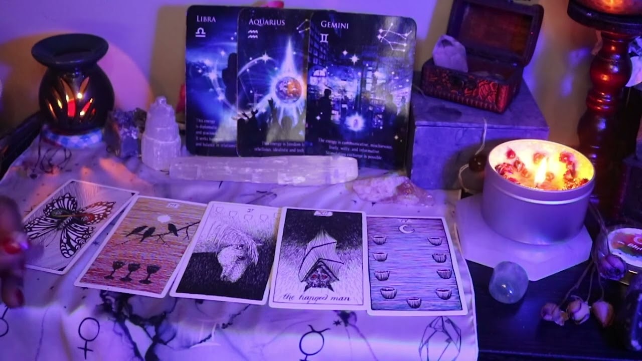 ♑️ CAPRICORN SOMEONE SECRETLY WISHES YOU KNEW THIS! March 2025  Capricorn Tarot Reading