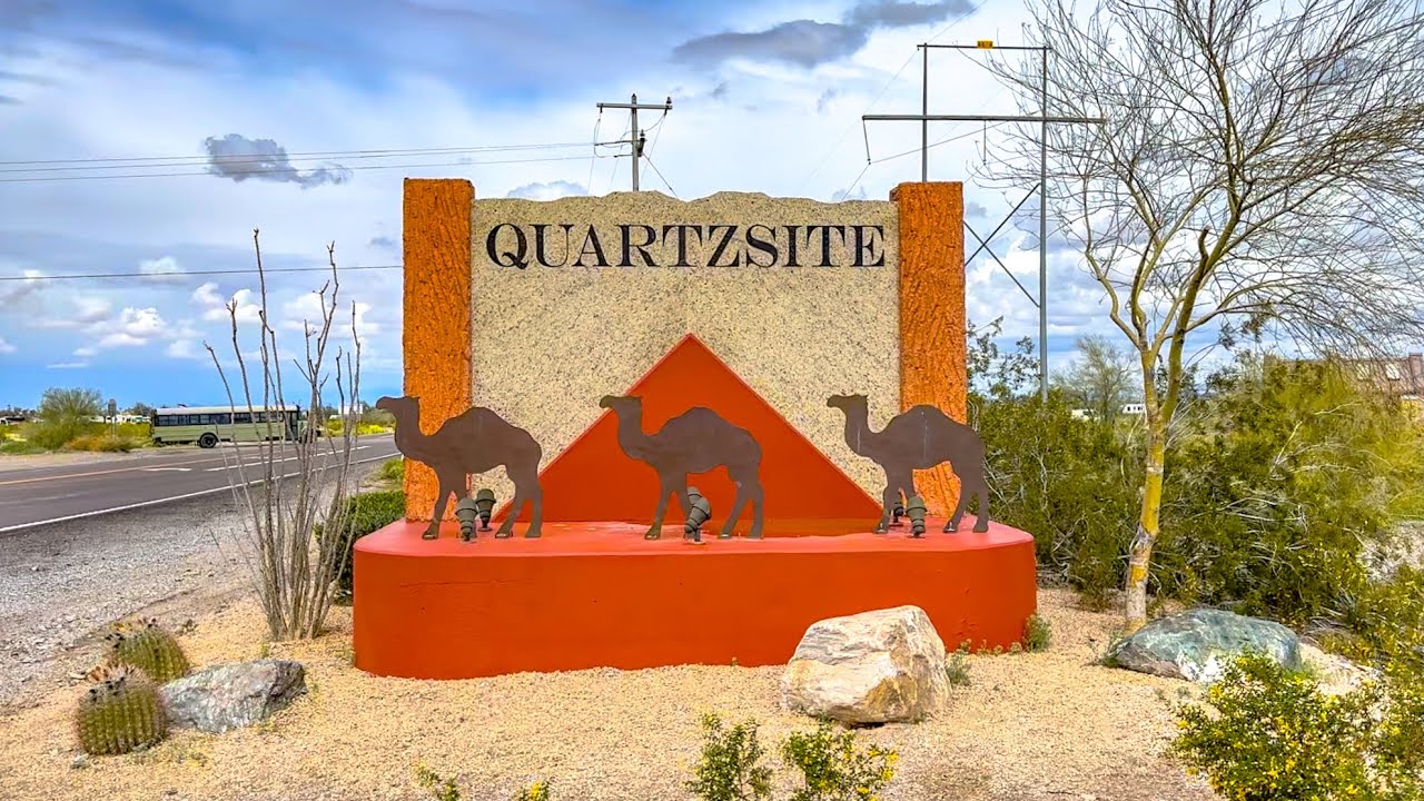QUARTZSITE Arizona -  what's in the town besides dirty van dwellers & RVers