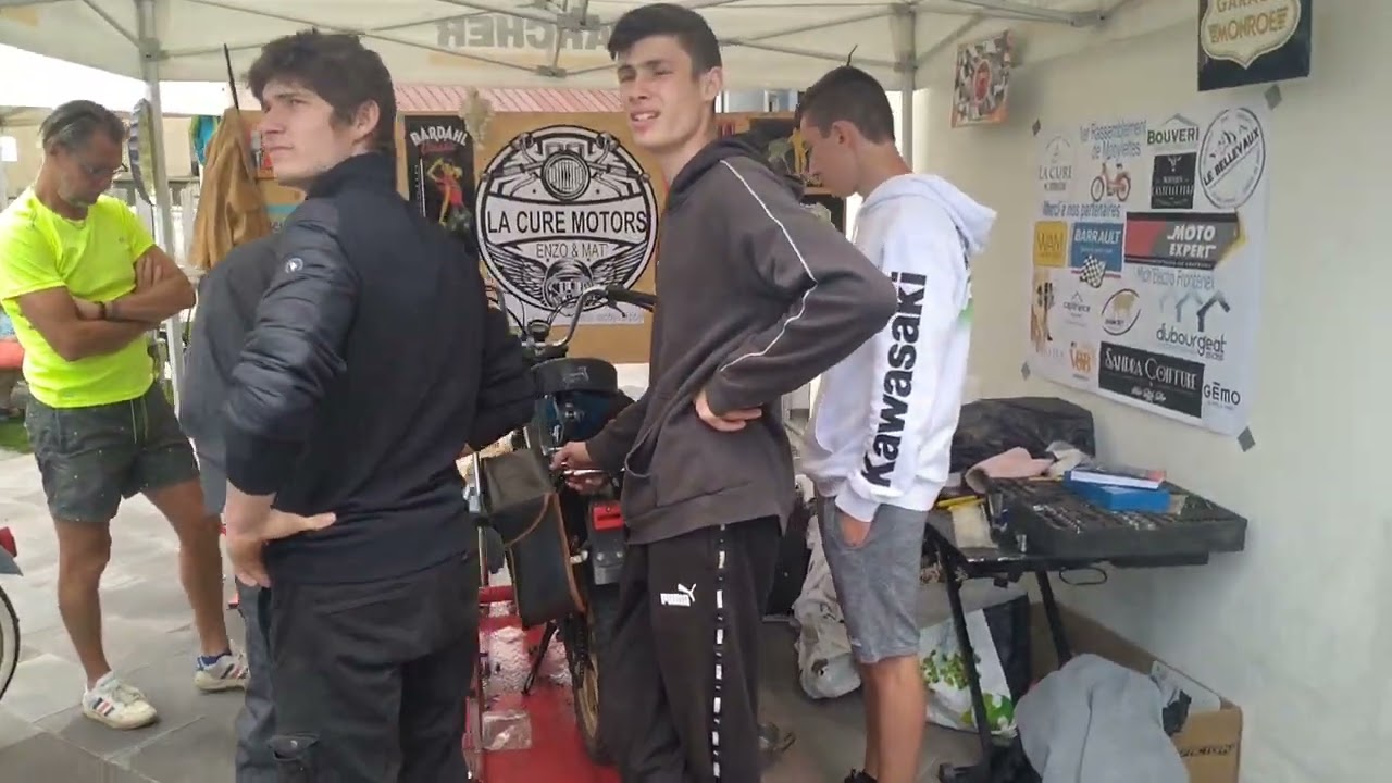 des Mobylettes à Montailleur, Café de la Cure 🔥👍