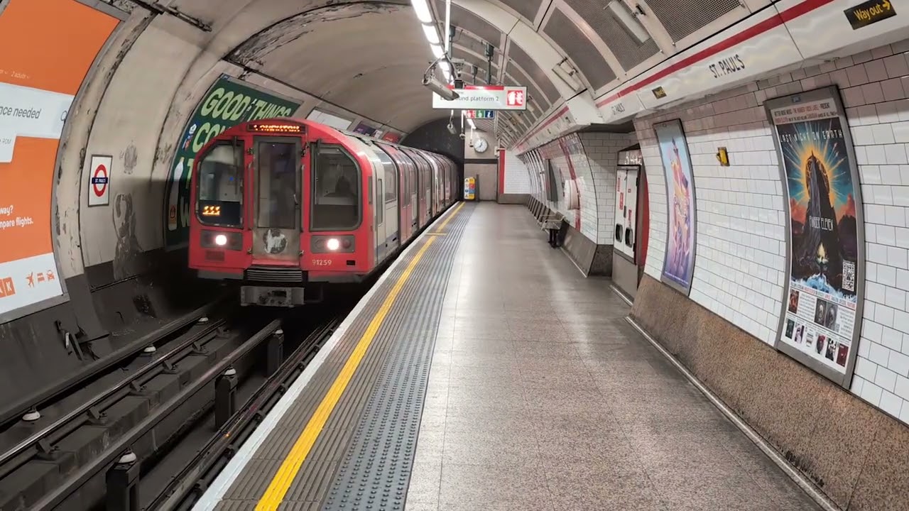 St Pauls Station, Central Line, eastbound