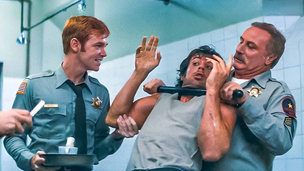 Os policiais humilham esse homem, mas não sabem que ele é um veterano de guerra da elite americana
