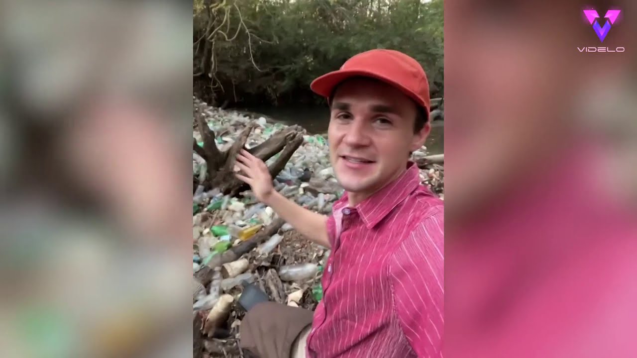 Este ecologista enseña cómo limpia un arroyo lleno de basura