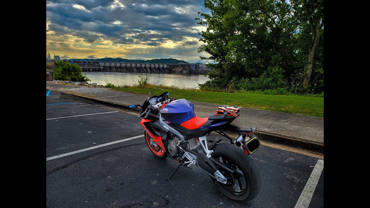 Learning to ride at 38 (RS660 | SC project CRT)