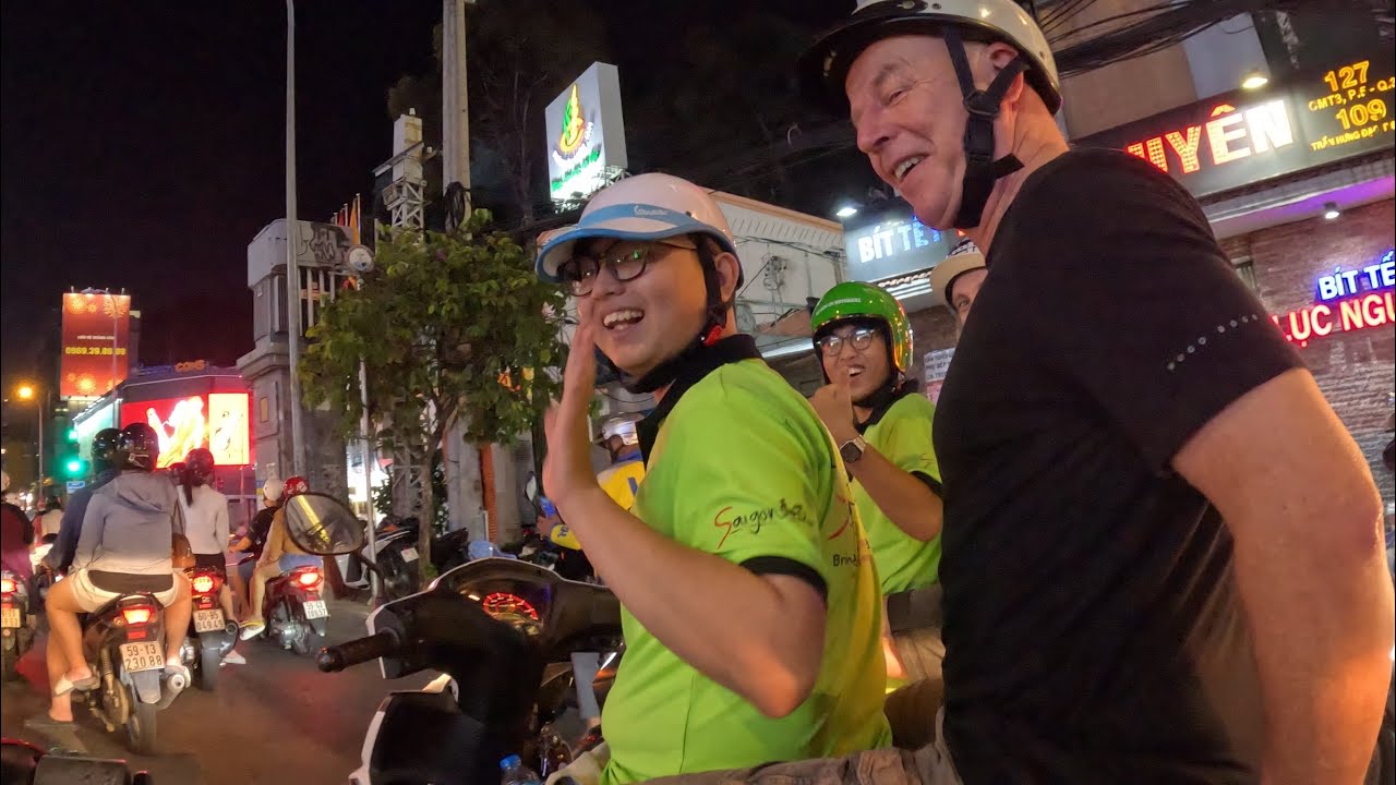 Sàigòn tấp nập Đón Giao Thừa Tết Vietnam 2026 Lunar New Year Downtown Traffic #asia #travel #tourism
