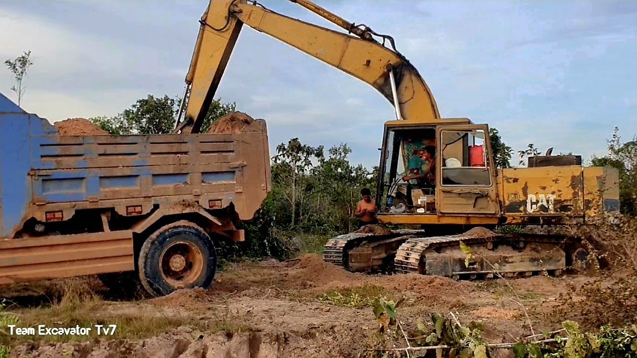 CAT E200B Excavator: Age Doesn’t Stop Performance