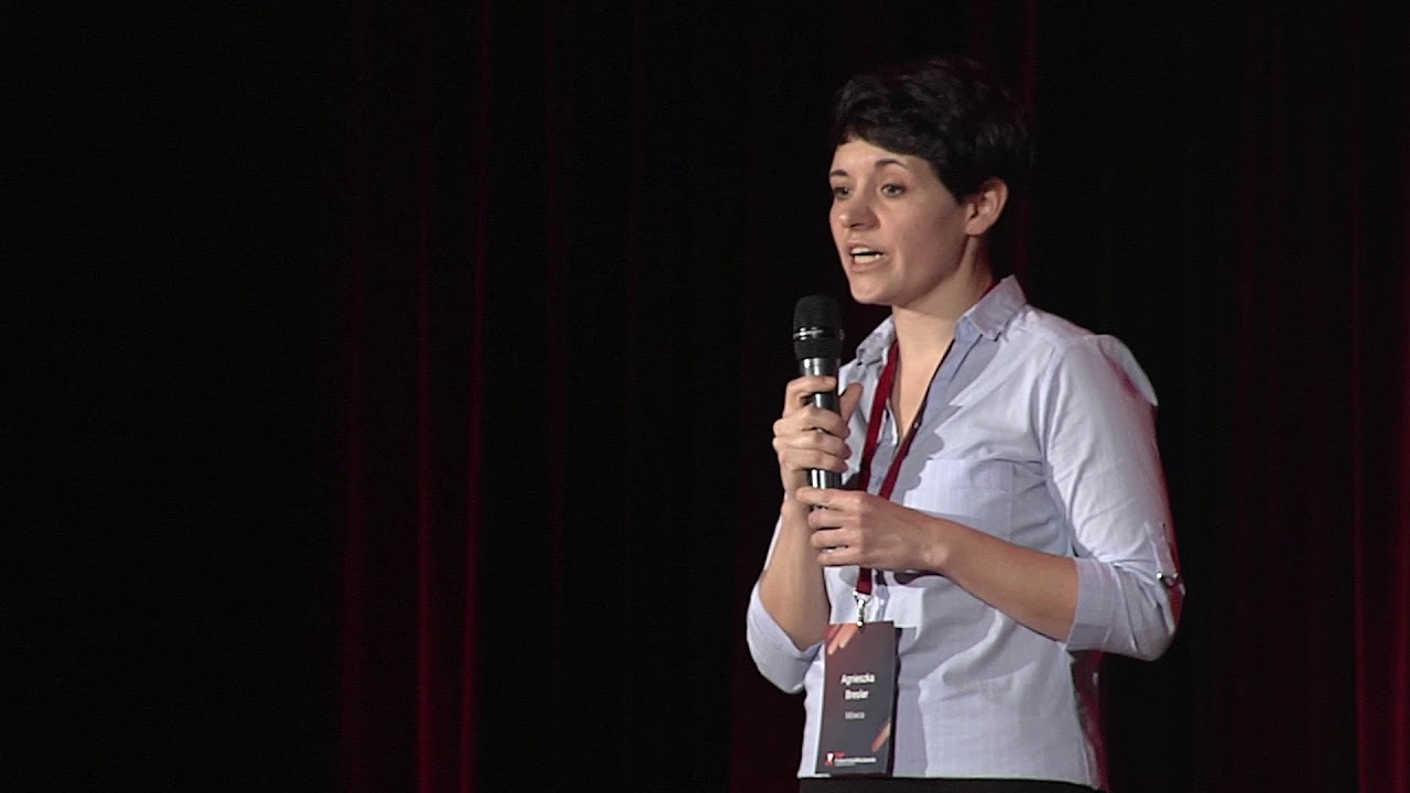 Zbrodnia, kara a człowiek. Teatr, kt&oacute;ry burzy mury. | Agnieszka Bresler | TEDxPolitechnikaWroclawska