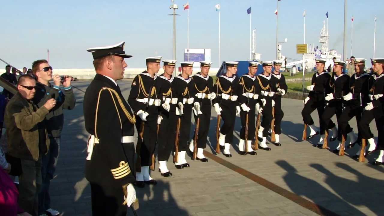 Musztra paradna KR MW Gdynia.MP4