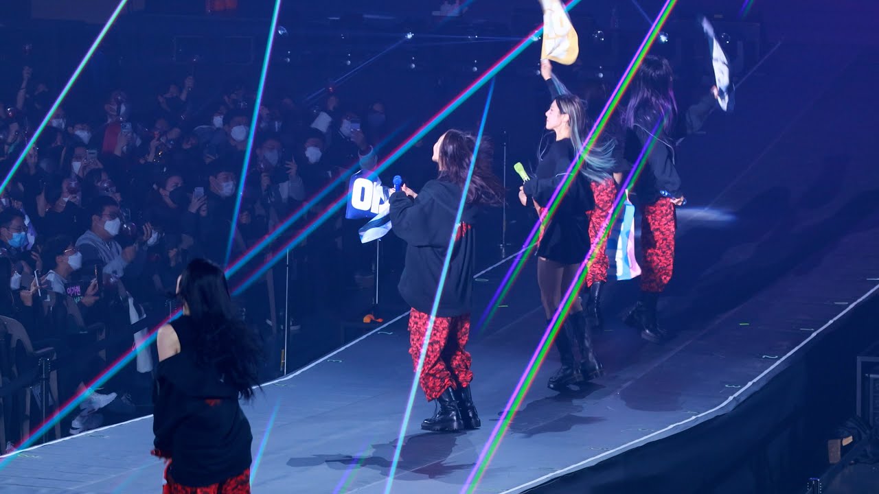 221029 Dreamcatcher - 'Fairytale & Silent Night' Fancam | 드림캐쳐 직캠 @콘서트