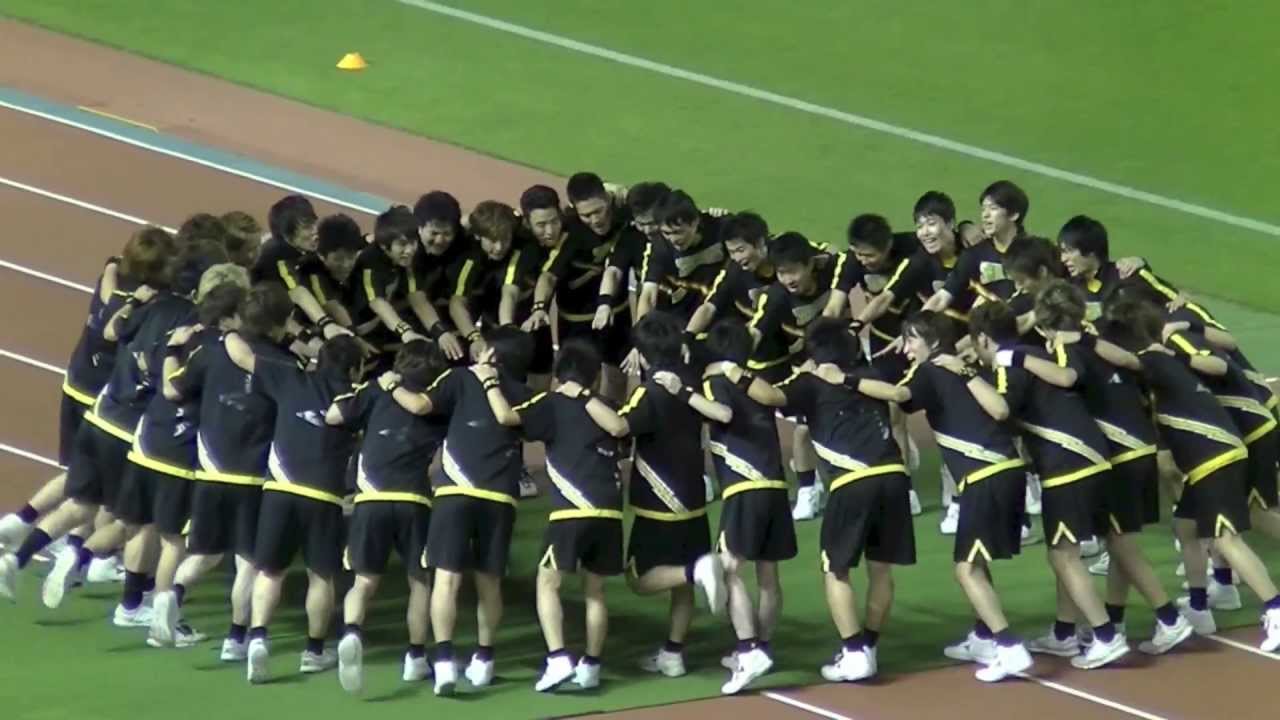 早稲田大学男子チアリーディングチームSHOCKERS（ショッカーズ）：第64回早慶サッカー定期戦ハーフタイムショー