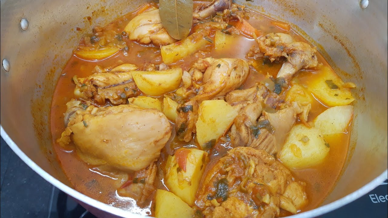 FRANGO COZIDO SIMPLES COM BATATA