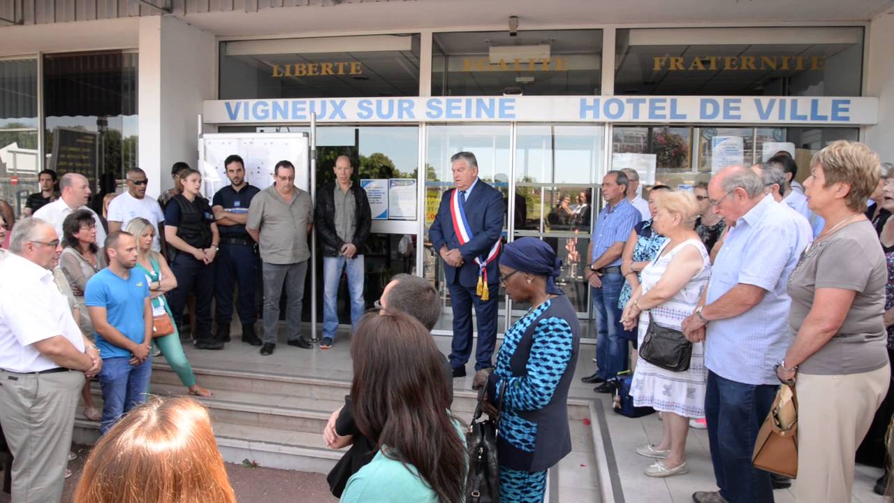 Minute de silence &agrave; Vigneux
