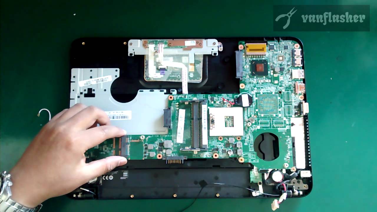 Toshiba Satellite C800 C840 L840 M840 Disassembly