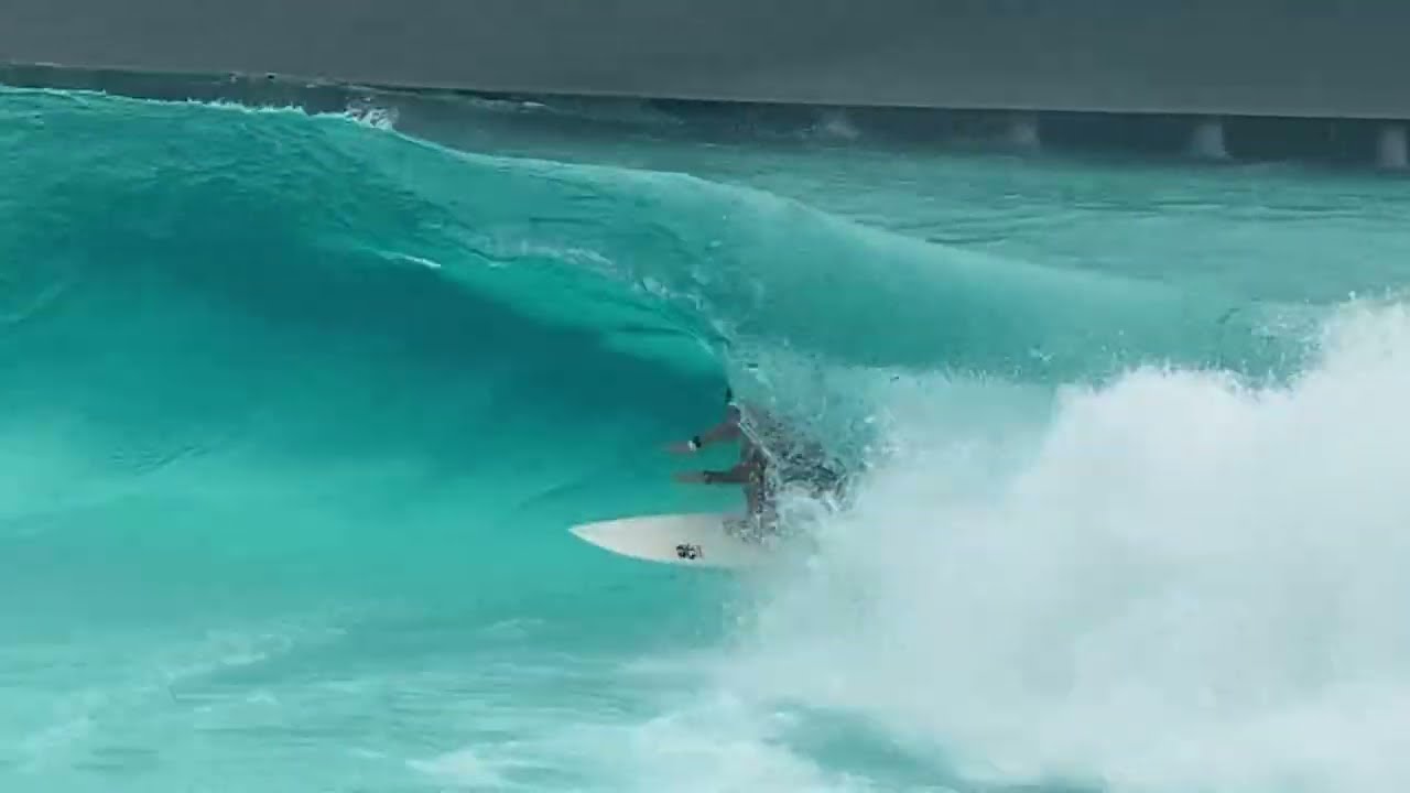 Expert Barrel na Surfland, Garopaba, Santa Catarina, Brasil.