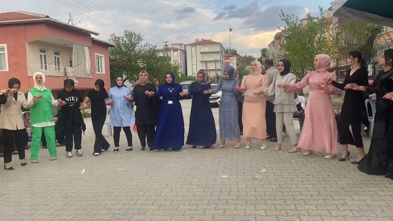 Yine Güzel Bir Halayla Karşınızdayız ÖMER DAMSAK Düğününden