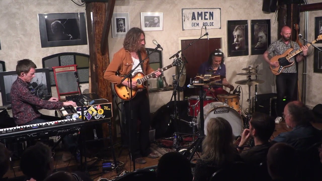 Wille & the Bandits, Solid Ground