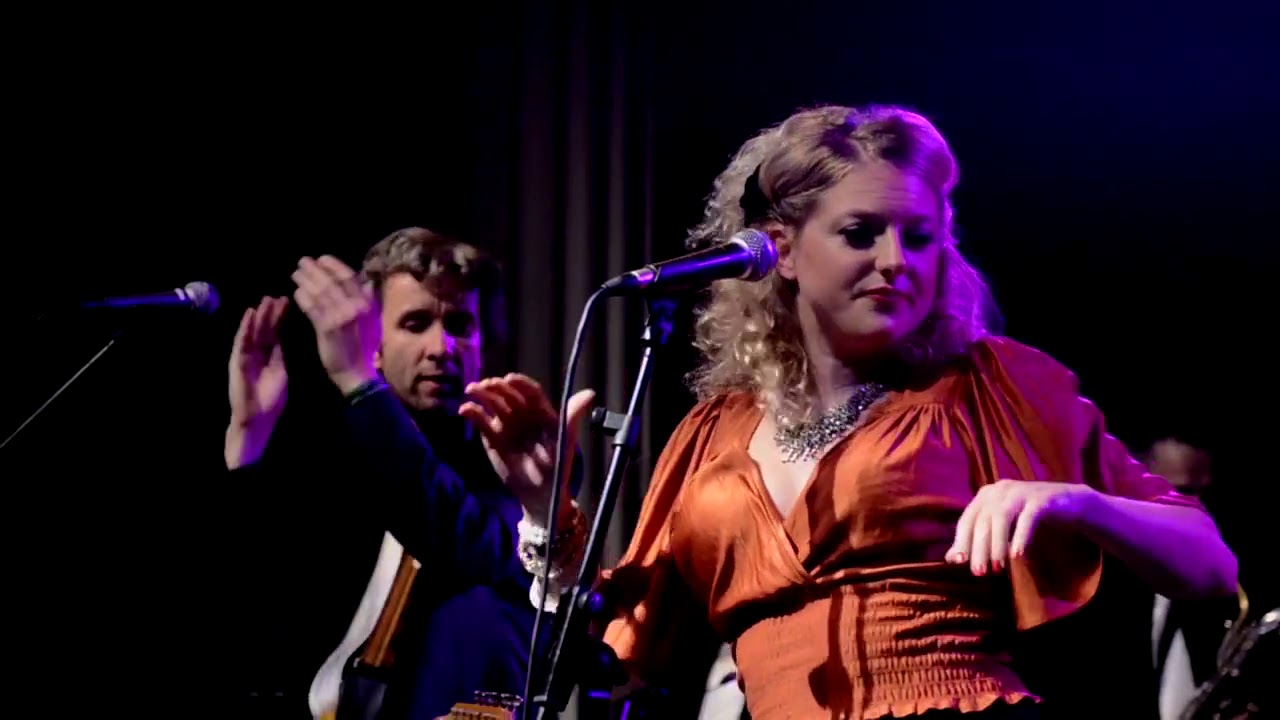 Capsize - Laura Vane & The Vipertones - Live @ Bibelot 2011
