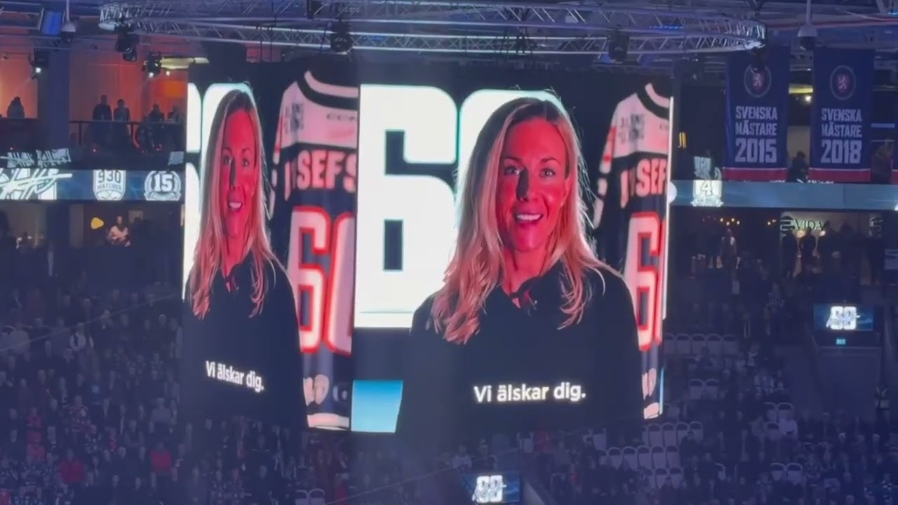 Eriks Josefsson hyllning för sina 15 år i Växjö. Hans nummer 60 upp i taket. 