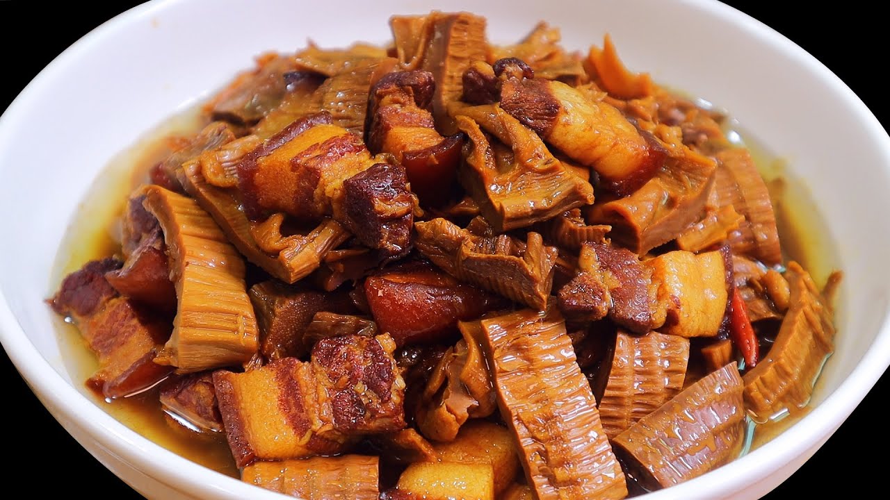【馮小廚】五花肉這種做法真好吃，比紅燒肉小炒肉還好吃，肉香濃郁，吃得過癮【筍乾燜肉】