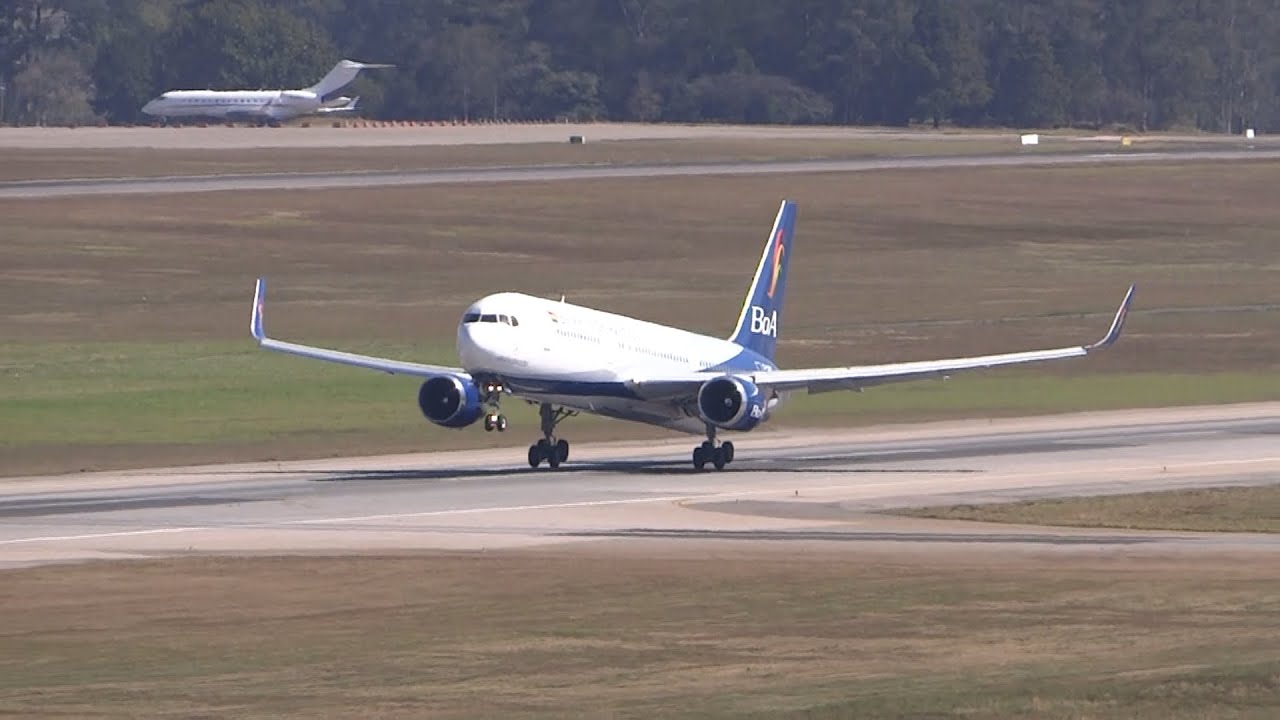 Companhia aérea BoA Boliviana de Aviación no Aeroporto de Guarulhos/São Paulo