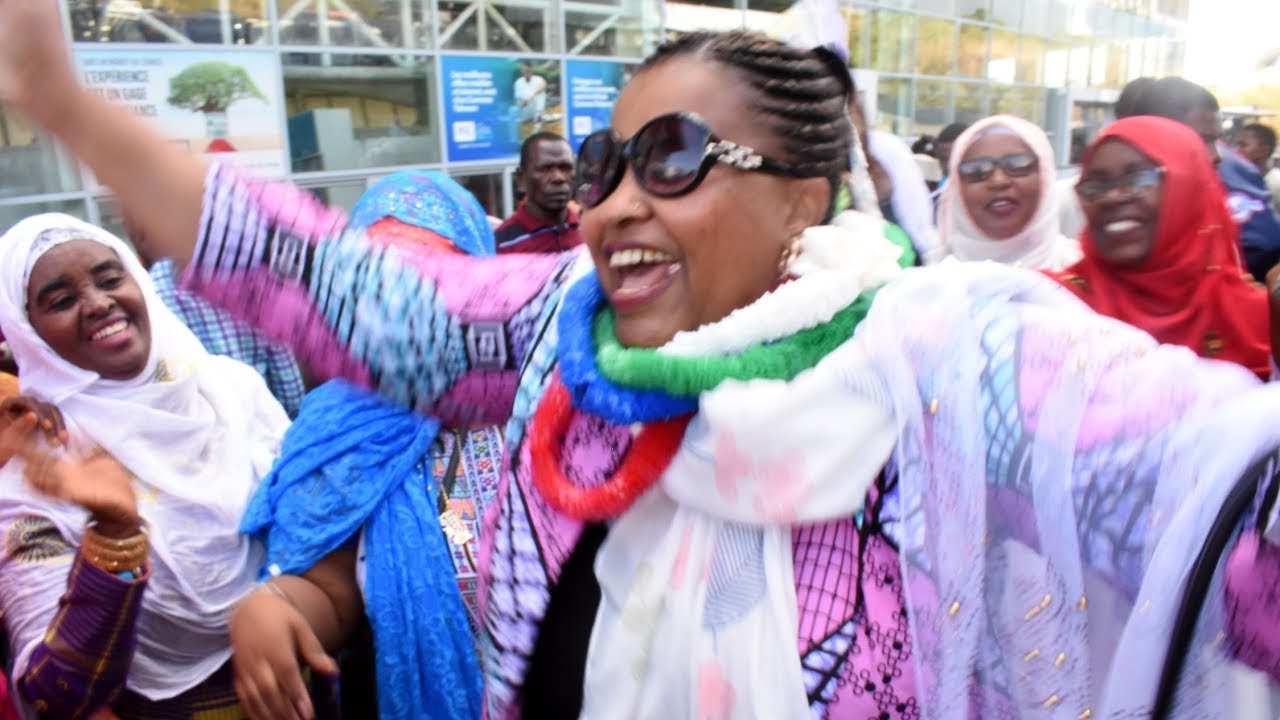 ARRIVÉE D'ATTUYA M'MADI POUR SON MARIAGE AUX COMORES
