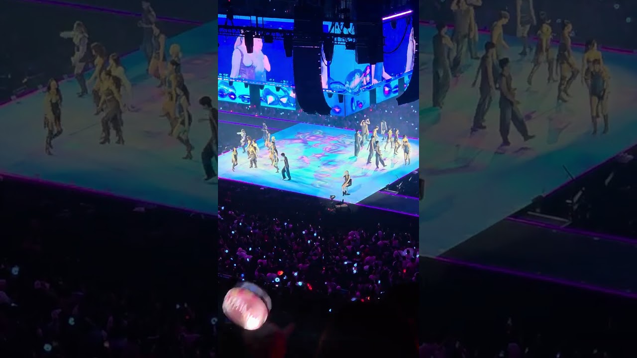 TWICE - The Feels live (THIS IS FOR World Tour)