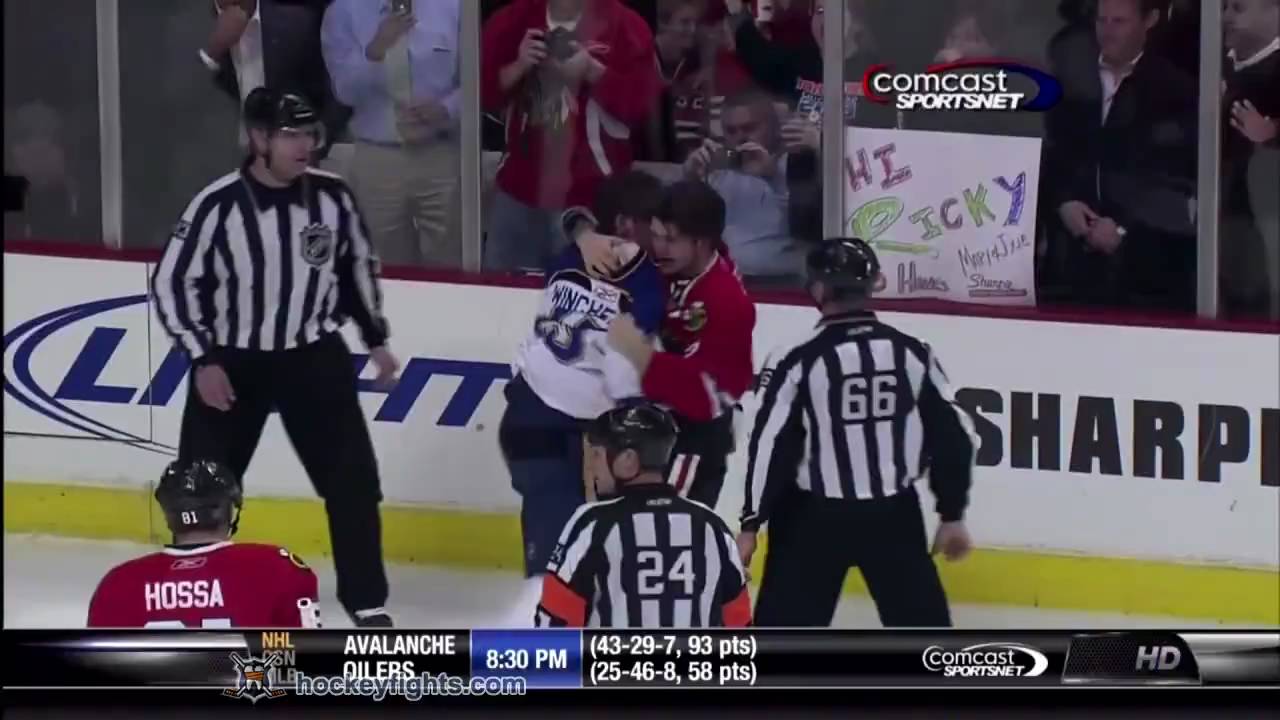Brad Winchester vs Brent Seabrook Apr 7, 2010 - Chicago feed