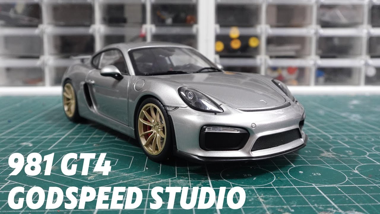 “Track Purity: 1:18 Porsche GT4 in GT Silver”
