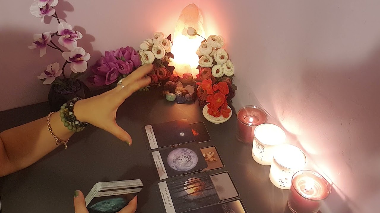 Aklımdaki kişi anlık enerji/beni nasıl görüyor/eylemi ne olacak/aklımdaki kişi tarot açılımı
