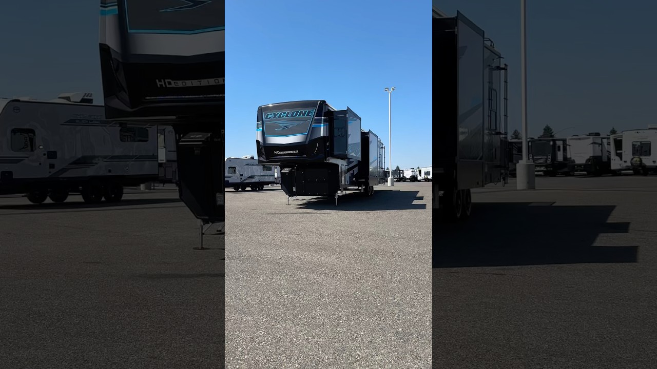 2026 RV Toy-hauler Cyclone 3714 