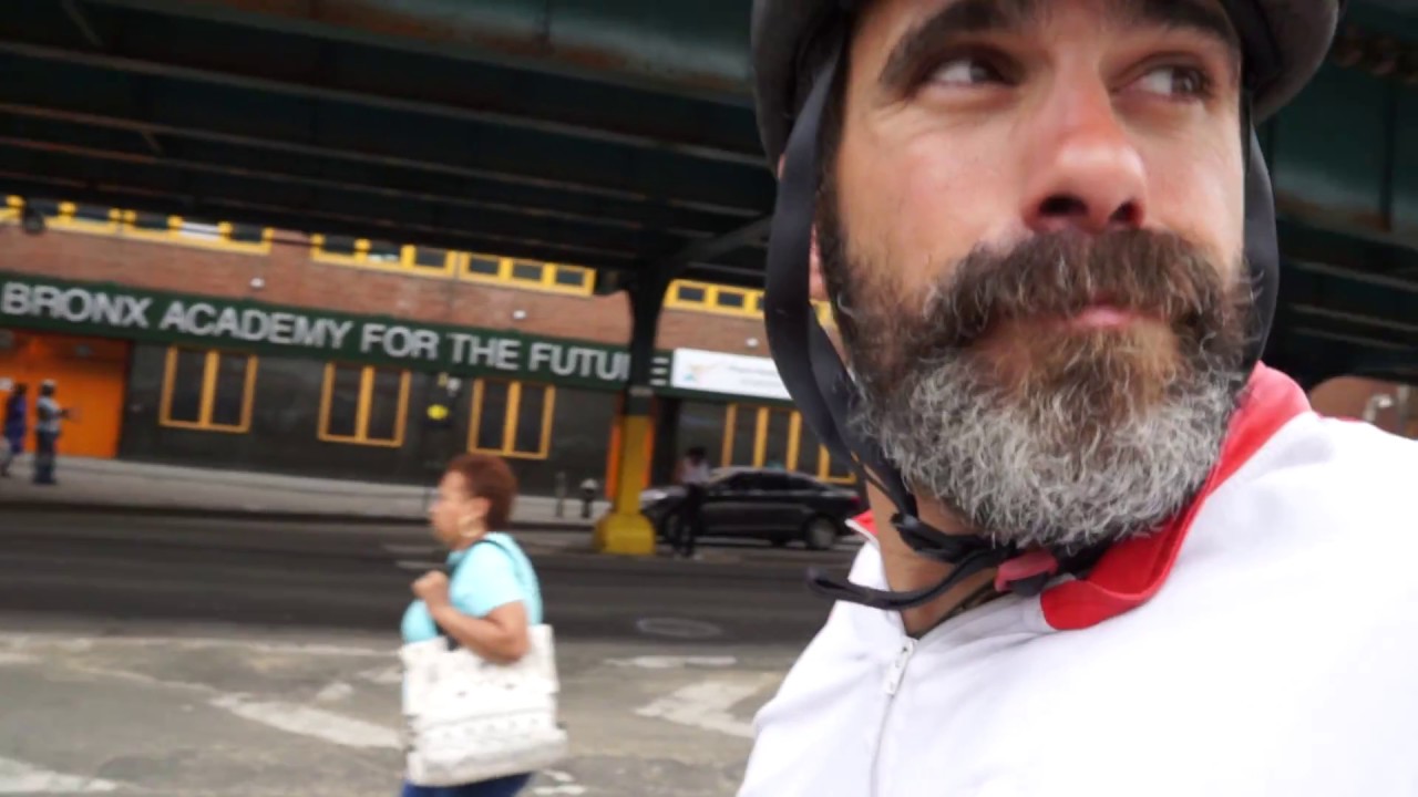Un paseo por el Bronx I Vuelta al mundo en bicicleta I New York Jordi Romo