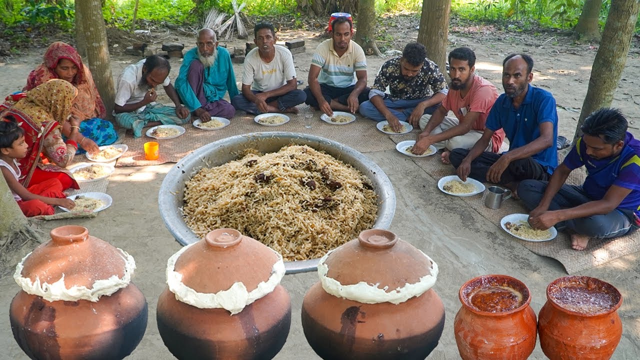 গরুর গোস্তের মটকা বিরিয়ানি রান্না - গ্রামের বাড়িতে মাটির হাড়িতে রান্না - Motka Biriyani Cooking