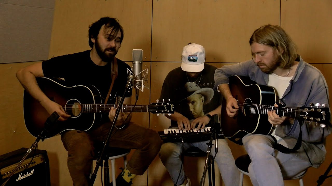 Shakey Graves debuts 2 new songs for WNRN!