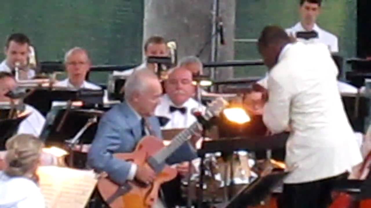 Flight of the Bumble Bee/Bumble Boogie -- Joe Negri with the Wheeling Symphony