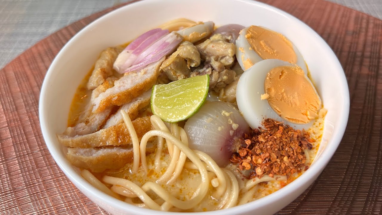 အုန်းနို့ခေါက်ဆွဲ Noodles with coconut Milk