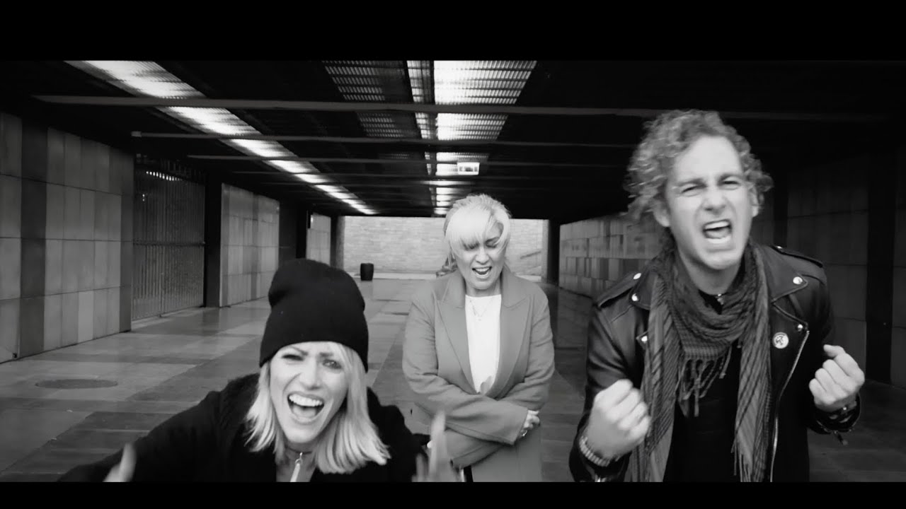 Ilona Anna Kowalik & Anna Cyzon Ft. Paweł Nawrocki - Płynie w nas gorąca krew (COVER)