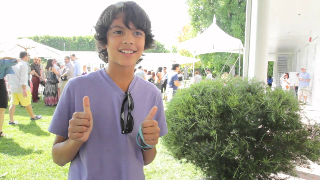 Xolo Mariduena supports Alex's Lemonade Stand