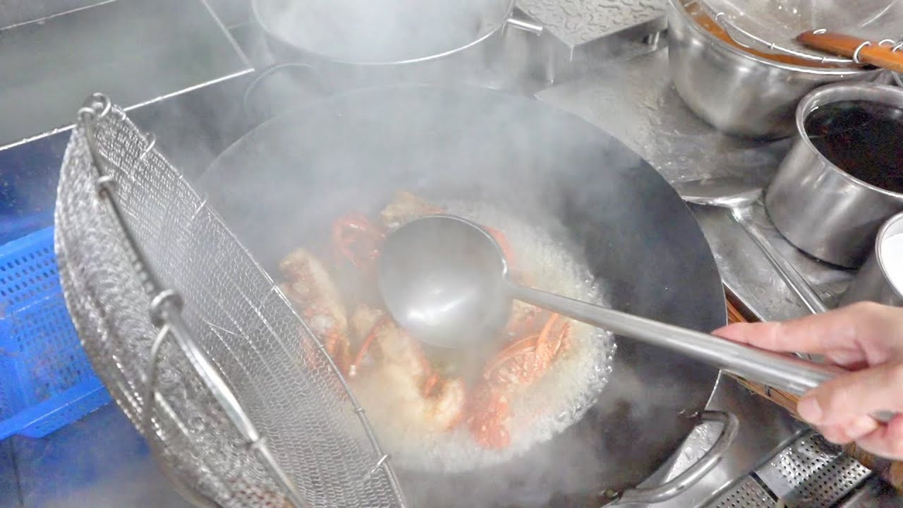 大時大節【鑊氣龍蝦伊麵】一定要安排 不管係上湯定芝士 #三個師傅都煮出水準Wok gas lobster noodle, chefs all cooked it to a high standard!