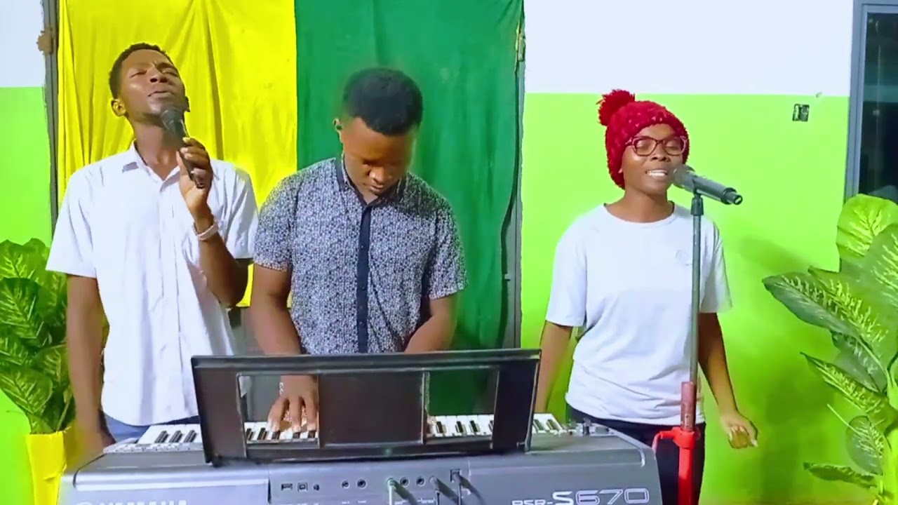 NINAKIRI DAMU YA YESU INAOKOA... Cover by BETH FT OBADIAH