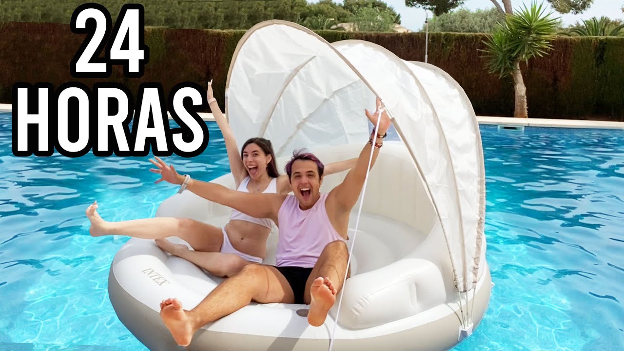 24 HORAS JUNTOS EN LA PISCINA EN UN HINCHABLE GIGANTE!! | Lyna Vlogs